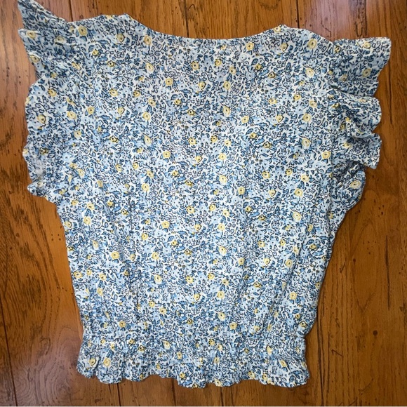Universal Thread XS Blue and Yellow Floral Blouse New - Picture 4 of 4